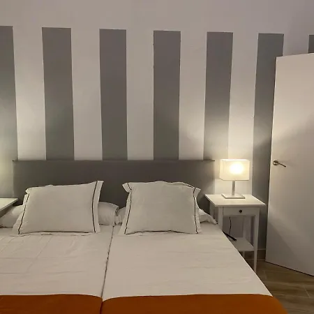 Casas La Aldea Plaza